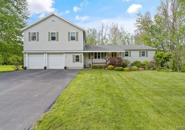 Homes for sale in Minetto, NY | 112 County Route 42, Minetto, NY 13126 | MLS# S1687171