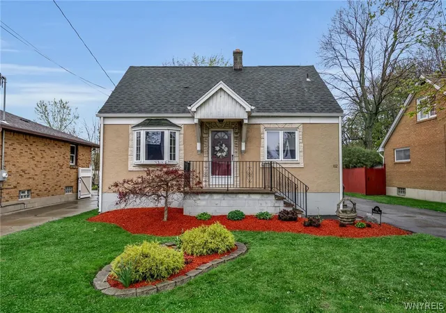 Homes for sale in Cheektowaga, NY | 102 Hemenway Rd, Cheektowaga, NY 14225 | MLS# B1680955