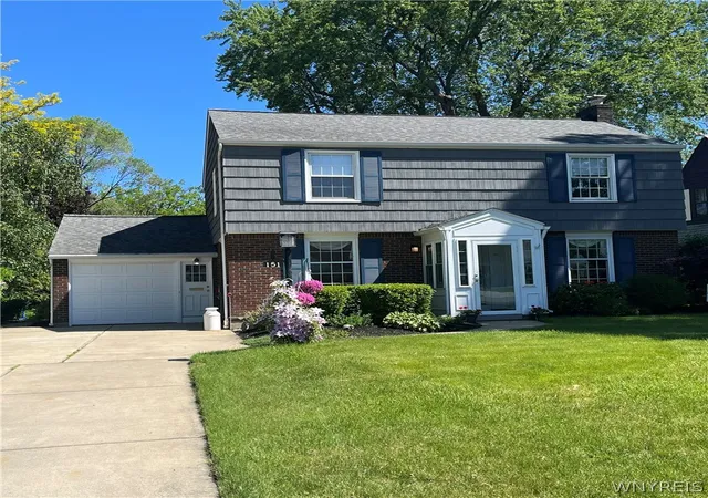 2nd image of 151 Grimsby Rd W, Buffalo, NY 14223 | MLS# B1687275