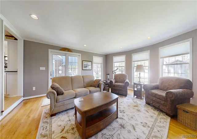 5th image of 151 Grimsby Rd W, Buffalo, NY 14223 | MLS# B1687275