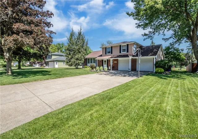 3rd image of 52 Candy Ln, Orchard Park, NY 14127 | MLS# B1687256