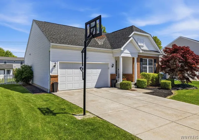 Homes for sale in Grand Island, NY | 87 Waterford Park, Grand Island, NY 14072 | MLS# B1687003