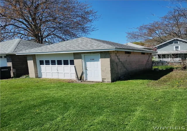 2nd image of 132 79th St, Niagara Falls, NY 14304 | MLS# B1687342