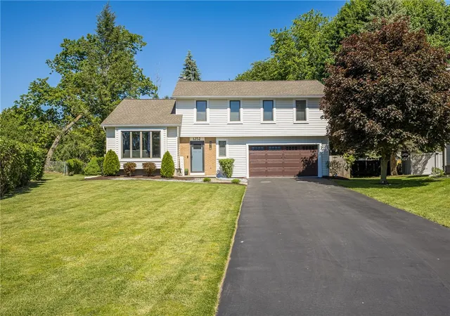 2nd image of 1252 Pine Hill Ln, Farmington, NY 14425 | MLS# R1686356
