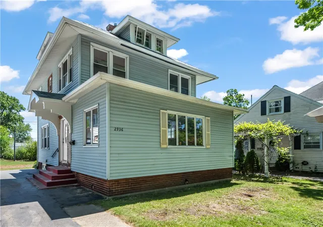 Homes for sale in Rochester, NY | 2936 Lake Ave, Rochester, NY 14612 | MLS# R1686497