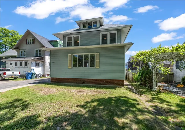 Homes for sale in Rochester, NY | 2936 Lake Ave, Rochester, NY 14612 | MLS# R1686497