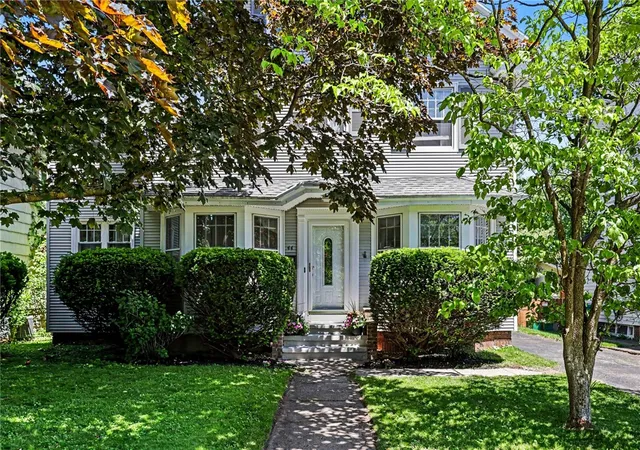 1st image of 44 Rawlinson Rd, Rochester, NY 14617 | MLS# R1686796