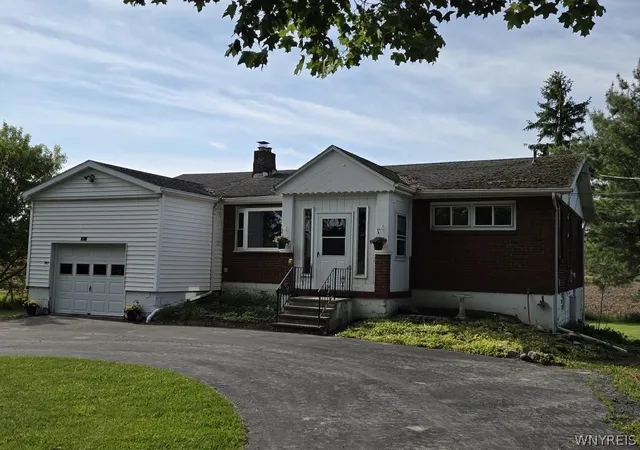 Homes for sale in Darien, NY | 1064 Reynolds Rd, Darien, NY 14036 | MLS# B1687357