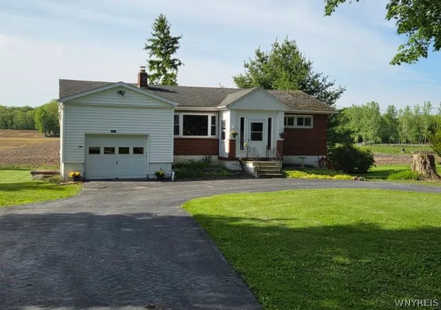 Homes for sale in Darien, NY | 1064 Reynolds Rd, Darien, NY 14036 | MLS# B1687357
