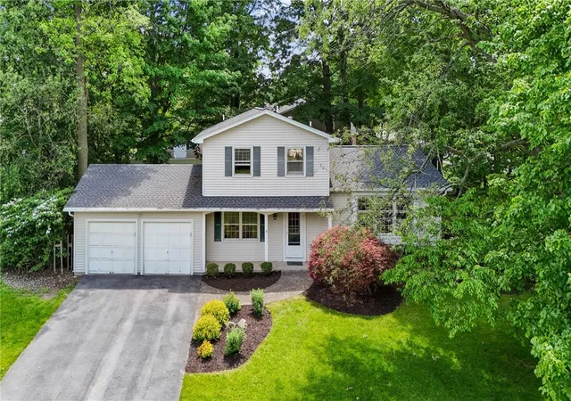 Homes for sale in Farmington, NY | 6149 Barkwood Ct, Farmington, NY 14425 | MLS# R1686998