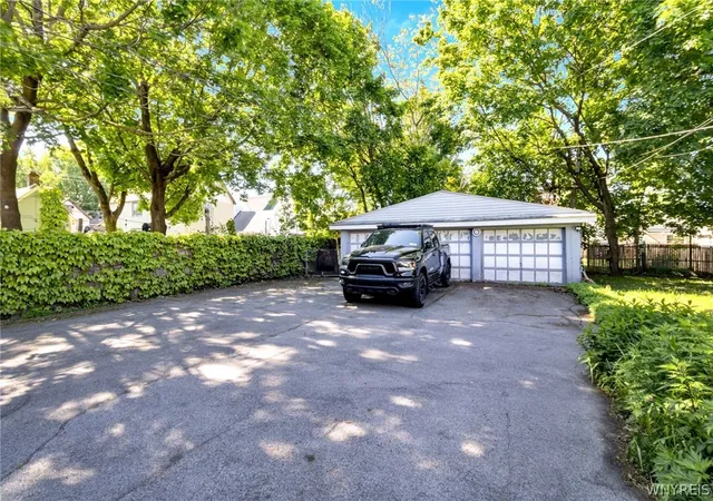 Listing Photo 4 - Condo for sale in building located at 553 S Park Ave, Buffalo, NY 14204