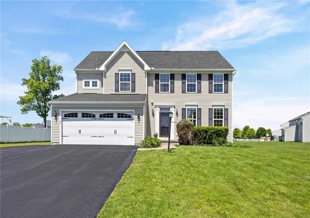 Homes for sale in Farmington, NY | 1768 Spartan Dr, Farmington, NY 14425 | MLS# R1687023