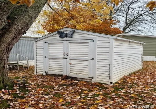 Homes for sale in Cheektowaga, NY | 15 Lobue Ln, Cheektowaga, NY 14225 | MLS# B1687361
