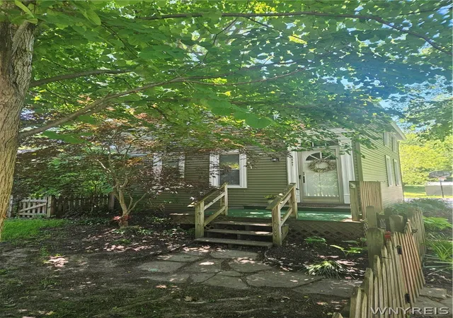 1st image of 6857 Webster Rd, Orchard Park, NY 14127 | MLS# B1686313