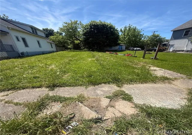 1st image of 843 Woodlawn Ave, Buffalo, NY 14211 | MLS# B1687394
