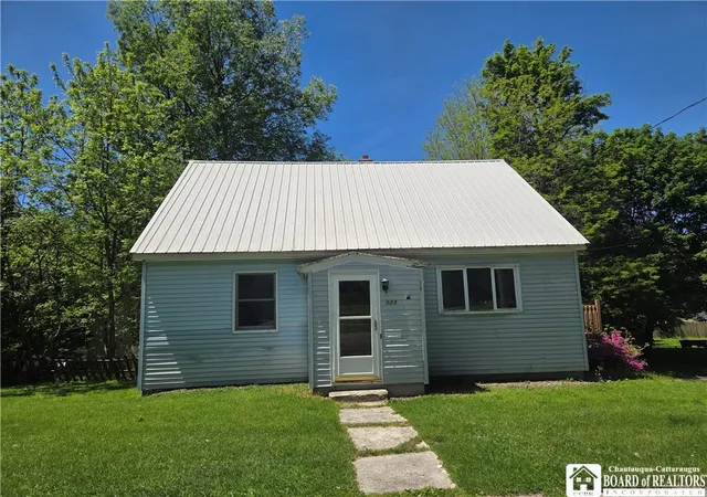 Homes for sale in Concord, NY | 123 Pearl St, Concord, NY 14141 | MLS# R1686035