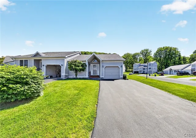 2nd image of 119 Timber Wolf Cir, Syracuse, NY 13209 | MLS# S1687168