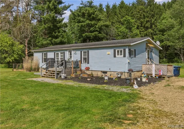 Homes for sale in Portville, NY | 126 Brooklyn St, Portville, NY 14770 | MLS# B1686603