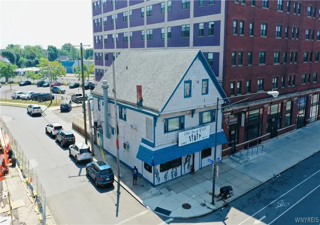Homes for sale in Buffalo, NY | 1677 Main St, Buffalo, NY 14209 | MLS# B1687400