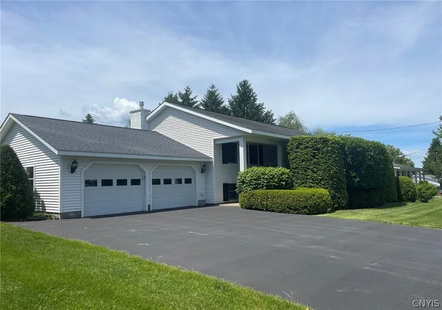 Homes for sale in Oneida, NY | 576 Stoneleigh Rd, Oneida, NY 13421 | MLS# S1686546