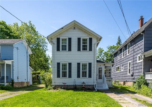 2nd image of 311 South St, Lockport, NY 14094 | MLS# B1687332