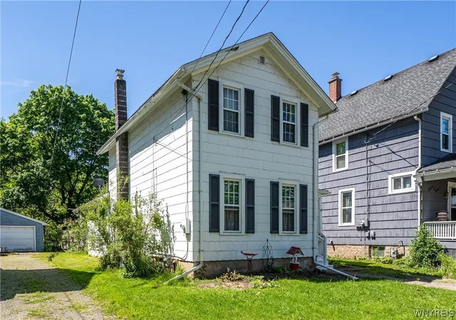 3rd image of 311 South St, Lockport, NY 14094 | MLS# B1687332