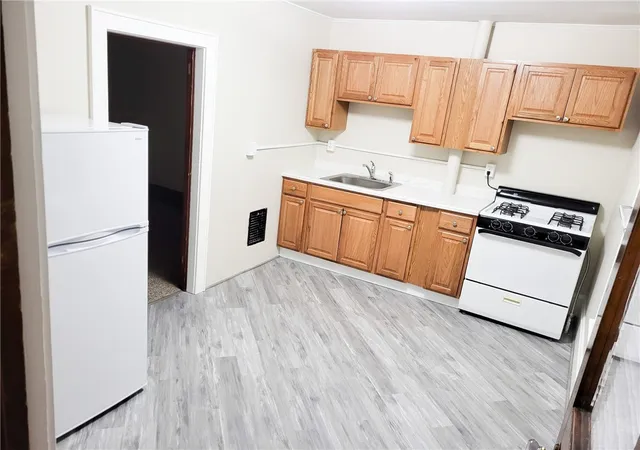Homes for sale in Auburn, NY | 118 Cottage St, Auburn, NY 13021 | MLS# R1686824