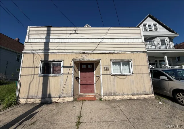 Homes for sale in Buffalo, NY | 638 Hopkins St, Buffalo, NY 14220 | MLS# B1687401