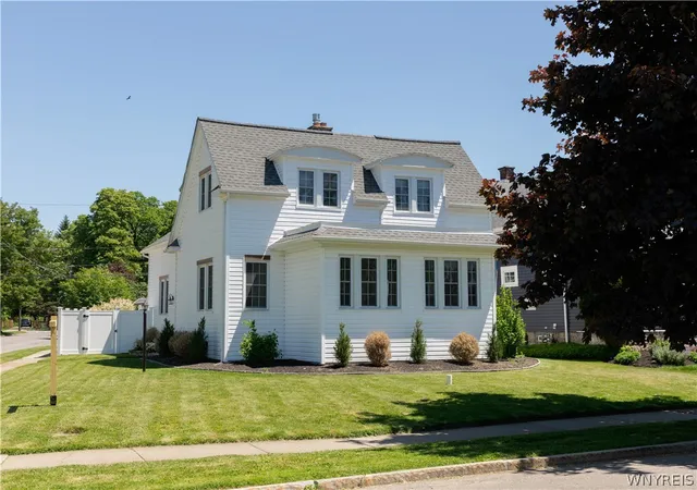 Homes for sale in Buffalo, NY | 206 Tuscarora Rd, Buffalo, NY 14220 | MLS# B1687513