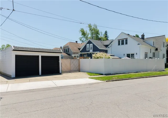 Homes for sale in Buffalo, NY | 206 Tuscarora Rd, Buffalo, NY 14220 | MLS# B1687513