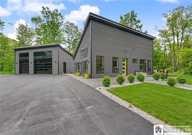 2nd image of 14075 Mill St, Springville, NY 14141 | MLS# R1687316