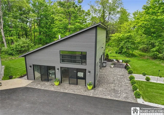 3rd image of 14075 Mill St, Springville, NY 14141 | MLS# R1687316
