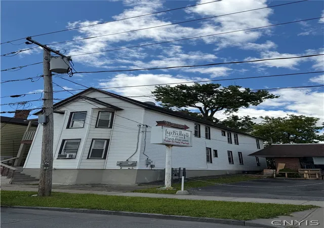 2nd image of 508 Albany St, Utica, NY 13501 | MLS# S1685912
