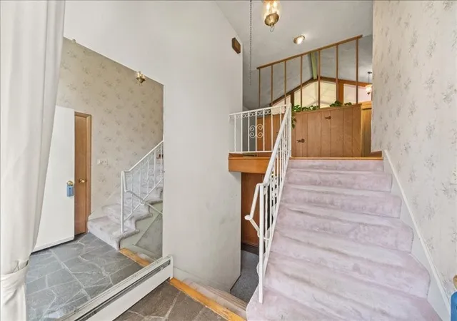 4th image of 916 Chestnut Ln, Vestal, NY 13850 | MLS# R1687563