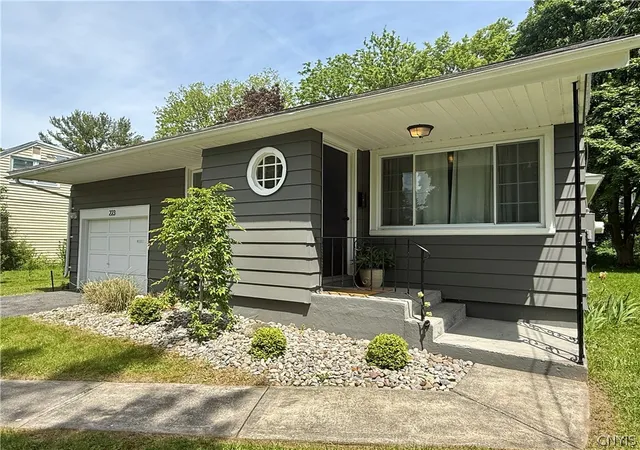Homes for sale in Syracuse, NY | 223 Goodrich Ave, Syracuse, NY 13210 | MLS# S1683444