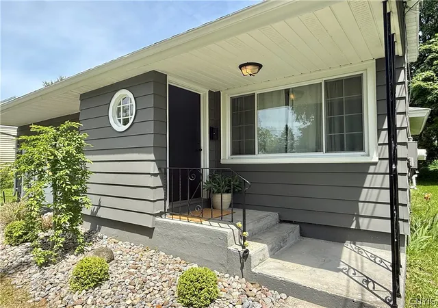 Homes for sale in Syracuse, NY | 223 Goodrich Ave, Syracuse, NY 13210 | MLS# S1683444