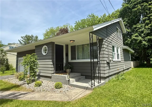 Homes for sale in Syracuse, NY | 223 Goodrich Ave, Syracuse, NY 13210 | MLS# S1683444