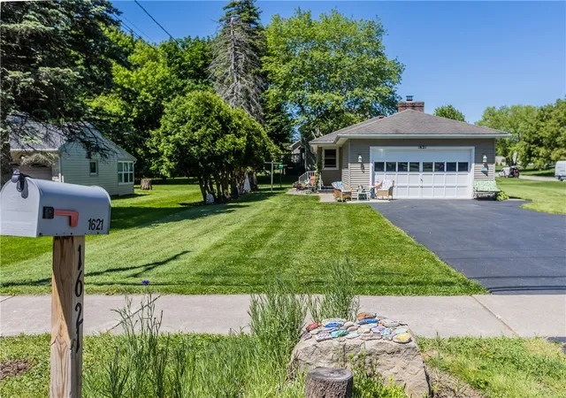 Homes for sale in Penfield, NY | 1621 Scribner Rd, Penfield, NY 14526 | MLS# R1687353