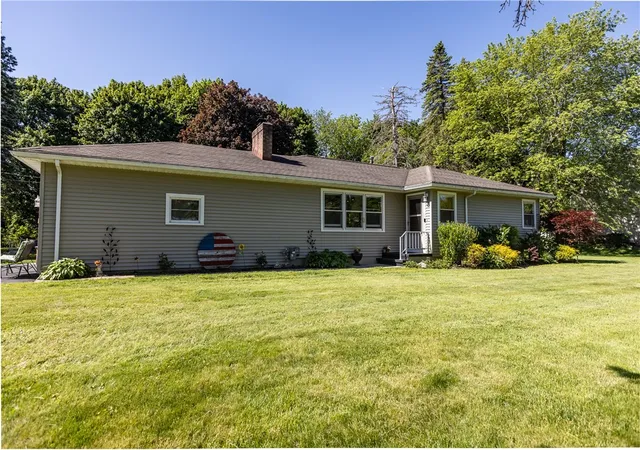 Homes for sale in Penfield, NY | 1621 Scribner Rd, Penfield, NY 14526 | MLS# R1687353