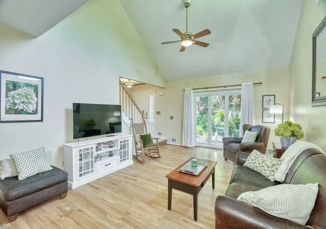 3rd image of 399 Thrushwood Ln, Webster, NY 14580 | MLS# R1685541