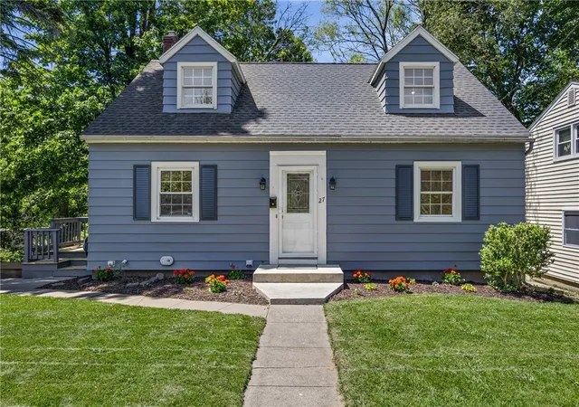 3rd image of 27 Dakeland Rd, Irondequoit, NY 14617 | MLS# R1687579