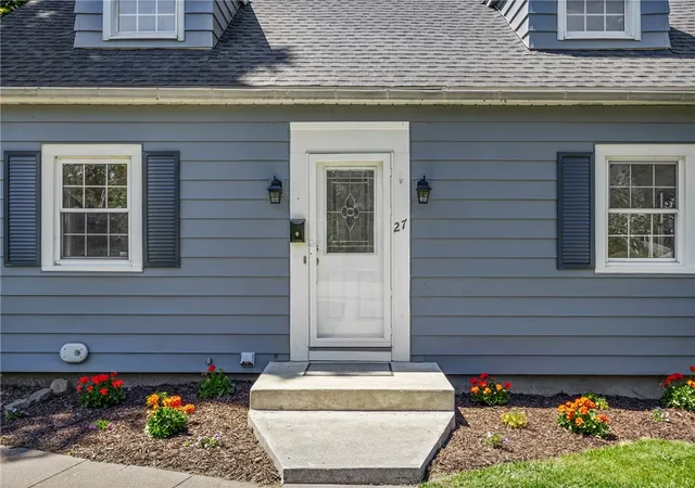 4th image of 27 Dakeland Rd, Irondequoit, NY 14617 | MLS# R1687579