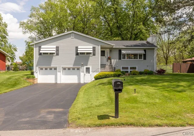 Homes for sale in Clay, NY | 17 Ardencrest Rd, Clay, NY 13090 | MLS# S1683601