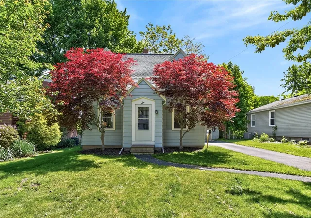 1st image of 34 Seacliffe Rd, Irondequoit, NY 14622 | MLS# R1685817