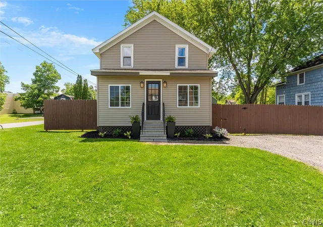1st image of 5444 Baldwin St, Brewerton, NY 13029 | MLS# S1686739