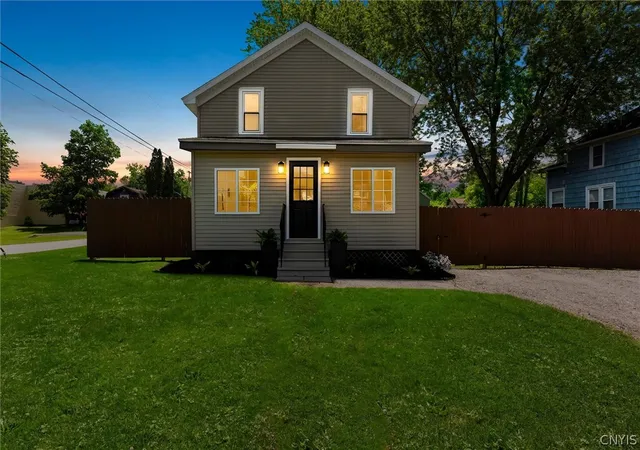 2nd image of 5444 Baldwin St, Brewerton, NY 13029 | MLS# S1686739