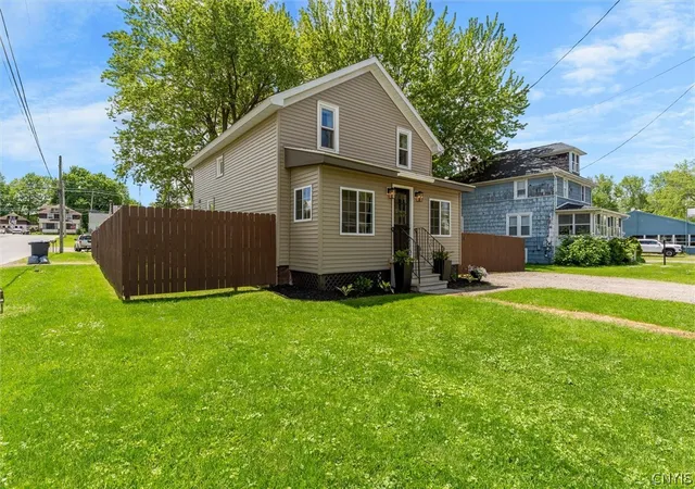 3rd image of 5444 Baldwin St, Brewerton, NY 13029 | MLS# S1686739