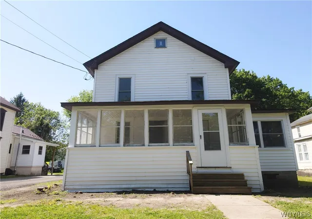 1st image of 132 Chestnut St, Gowanda, NY 14070 | MLS# B1687536