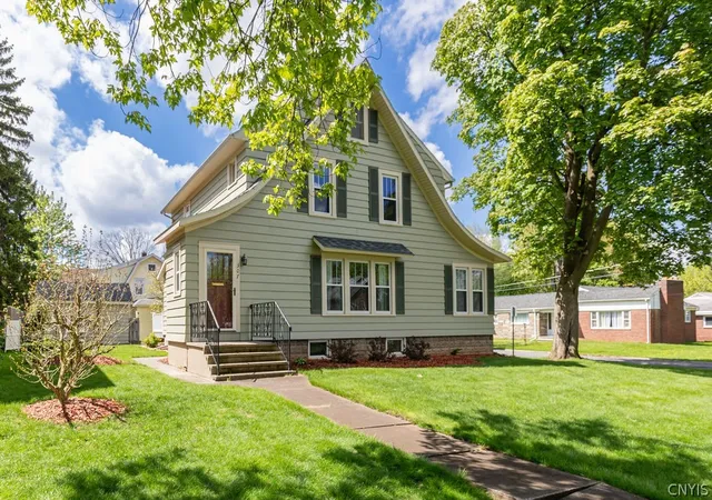 3rd image of 307 Hickory St, Salina, NY 13088 | MLS# S1684919