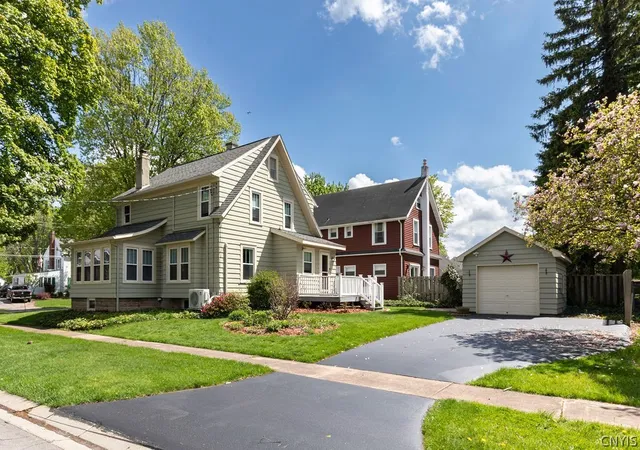 4th image of 307 Hickory St, Salina, NY 13088 | MLS# S1684919